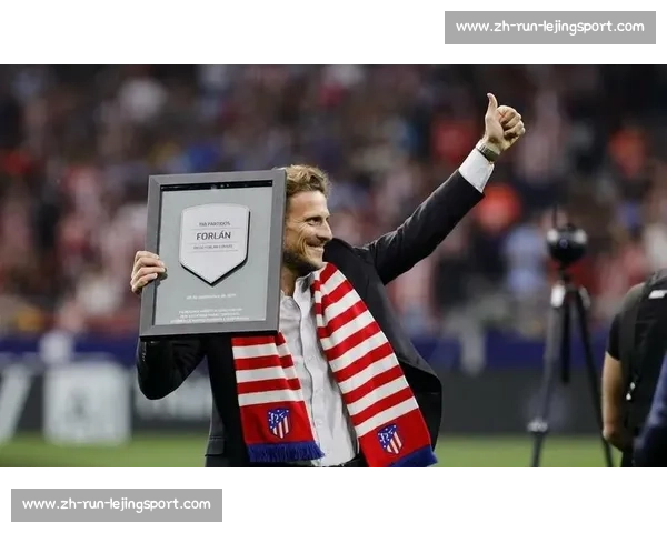 手术刀切球：足球场上的致命艺术与科学